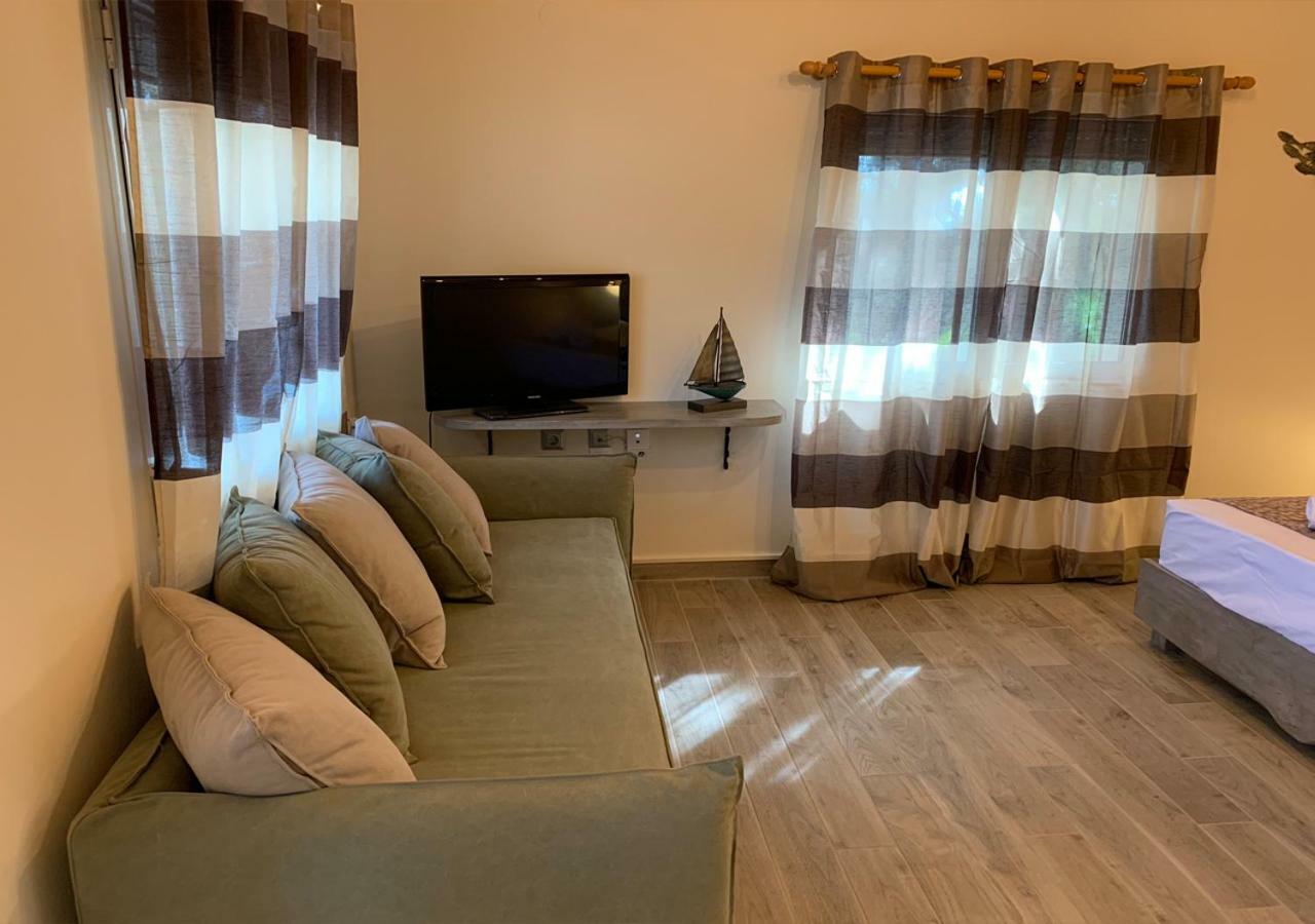 Aparthotel Iliovasilema Plati  Esterno foto